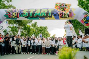 Dahsyat! Jalan Santai Batfest Diikuti 30 Ribu Peserta, Hadiah Dari 100 Bertambah Menjadi 200 Paket Umroh