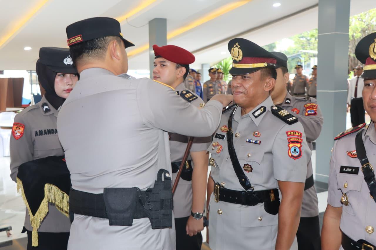 Kapolres Tanah Bumbu Pimpin Upacara Serah Terima Jabatan Pejabat Utama dan Kapolsek