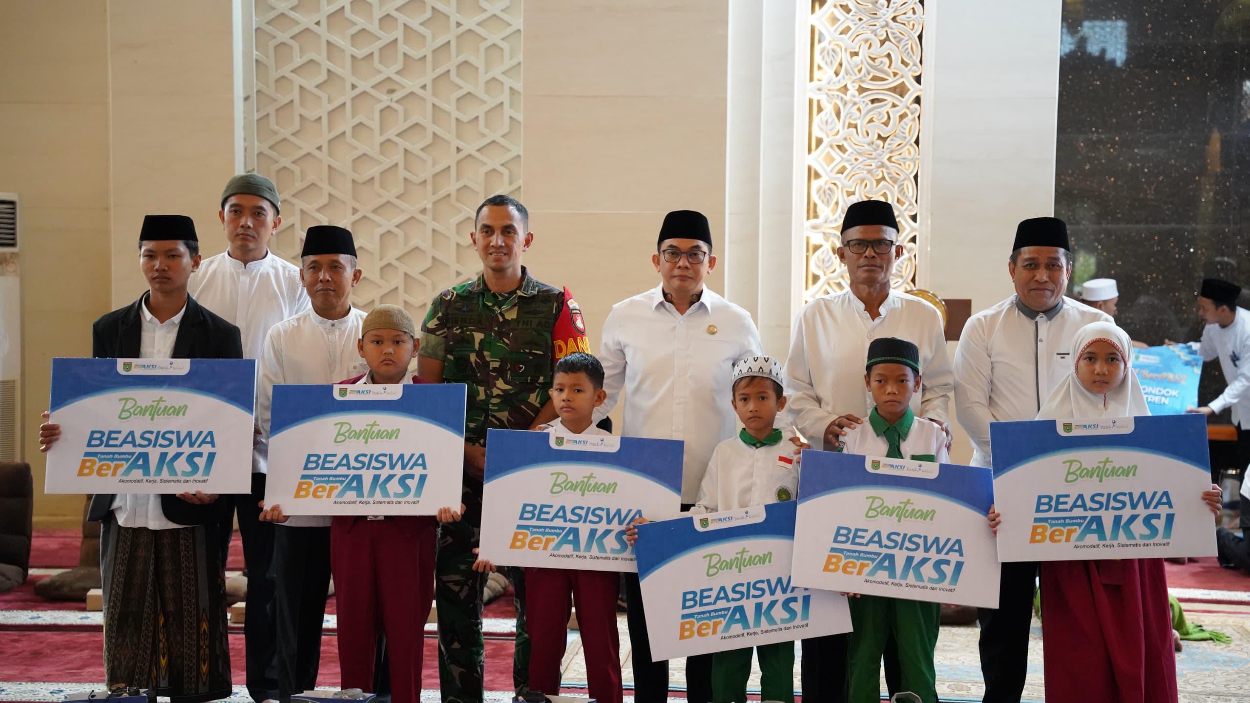 Doa Bersama Sambut Tahun Baru 2026, Bupati Andi Rudi Latif Launching Beasiswa BerAksi