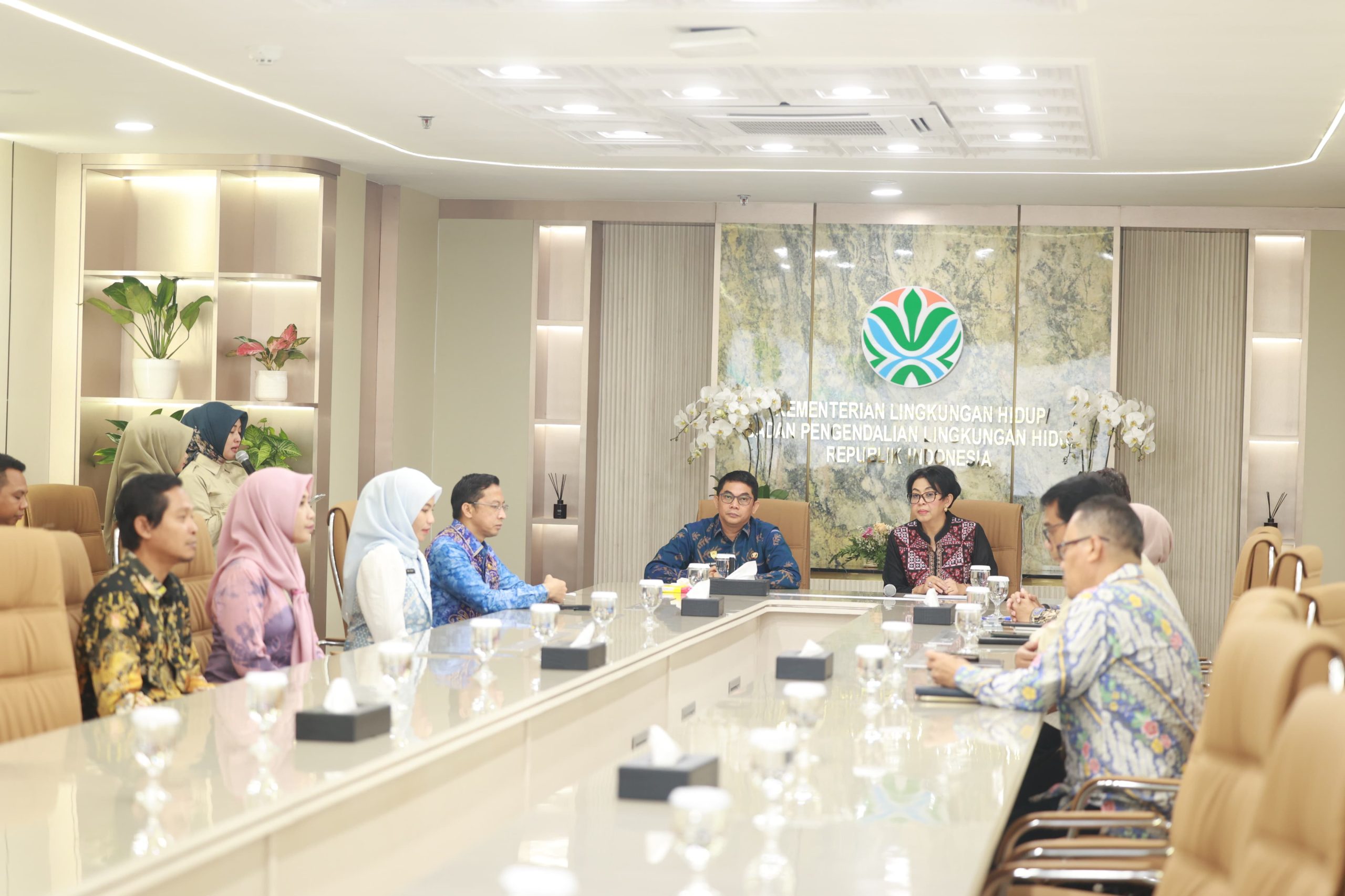 Tanah Bumbu Jalin MoU dengan KLH untuk Pengelolaan Sampah Berkelanjutan