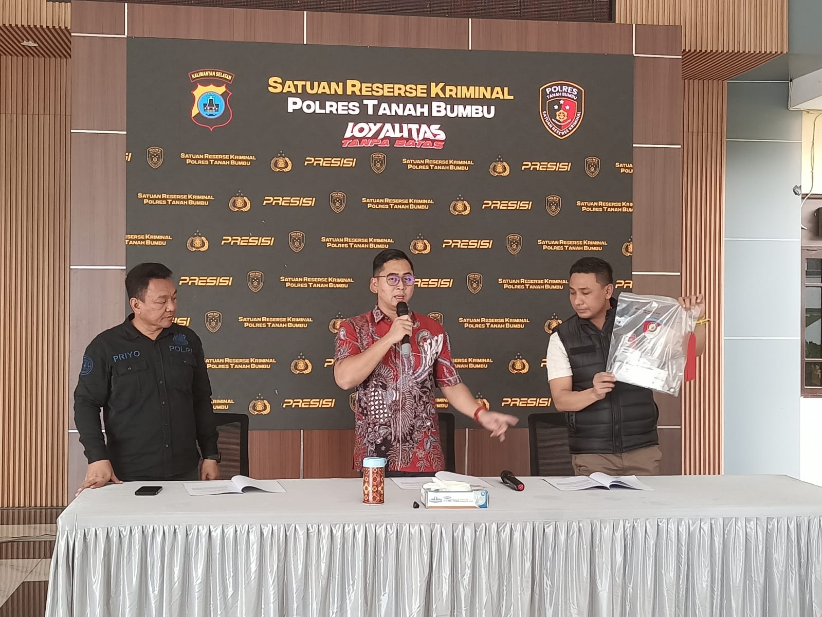 Tegaskan Komitmen Kamtibmas, Polres Tanah Bumbu Ungkap Kasus Pembunuhan dan Percobaan Curas