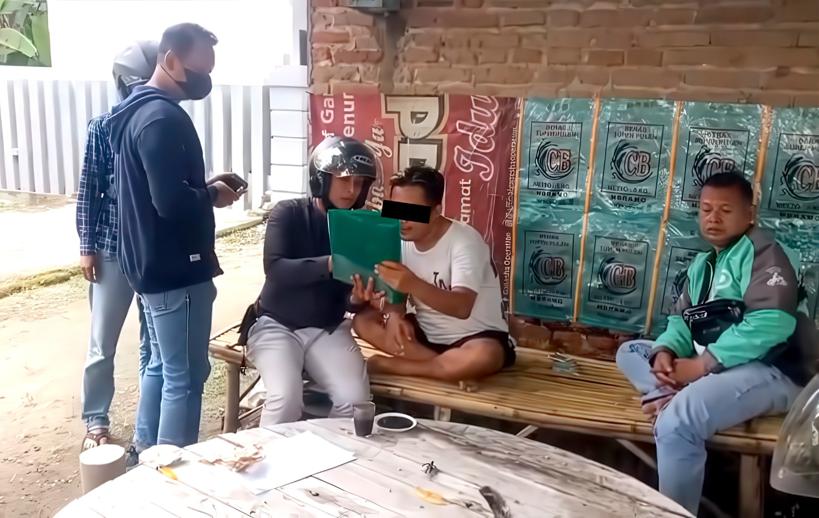 Tak Berkutik Saat Digerebek, Operator Judi Togel Online Kertosono Diciduk Polisi Saat Layani Tombokan