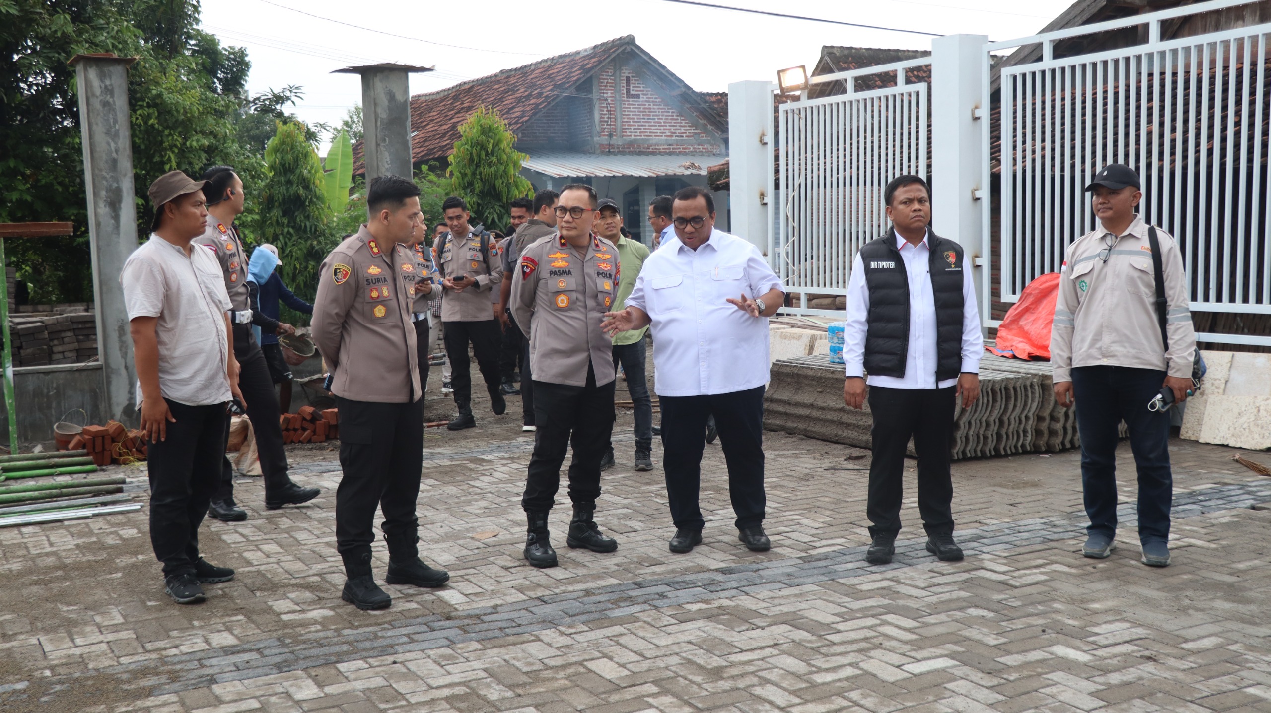 Progres Dikebut, Wakapolda Jatim didampingi Kapolres Nganjuk Tinjau Pembangunan Tugu dan Museum Marsinah
