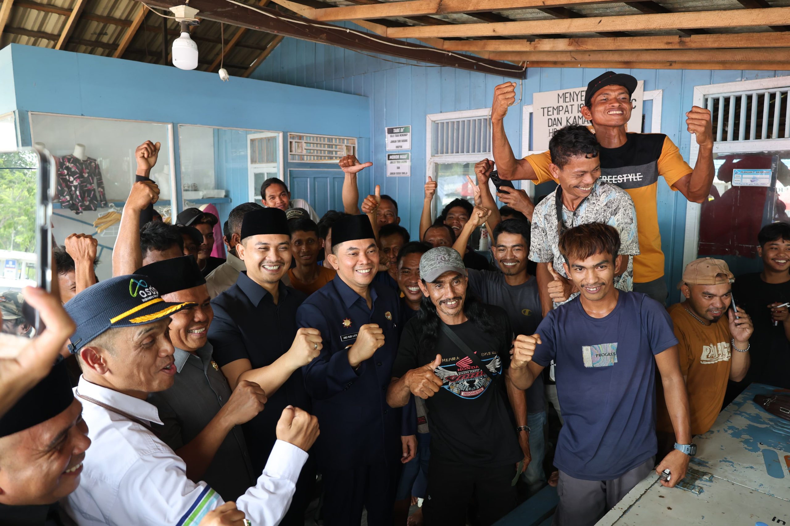Bupati Andi Rudi Latif Siapkan Dapur Umum BerAKSI untuk Berbuka dan Sahur bagi 269 Penumpang Tertunda