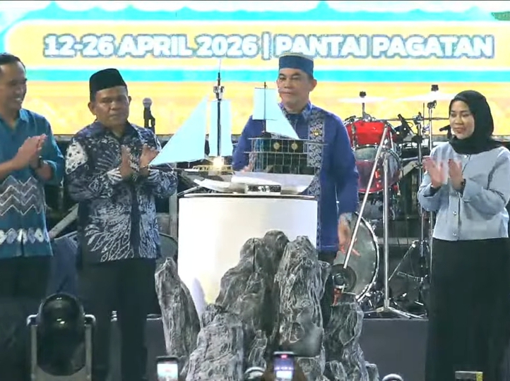 Aksi Ady Eks Naff Semarakkan Mappanre Ri Tasi’e di Tanah Bumbu Kalsel, UMKM Lokal Raup Berkah