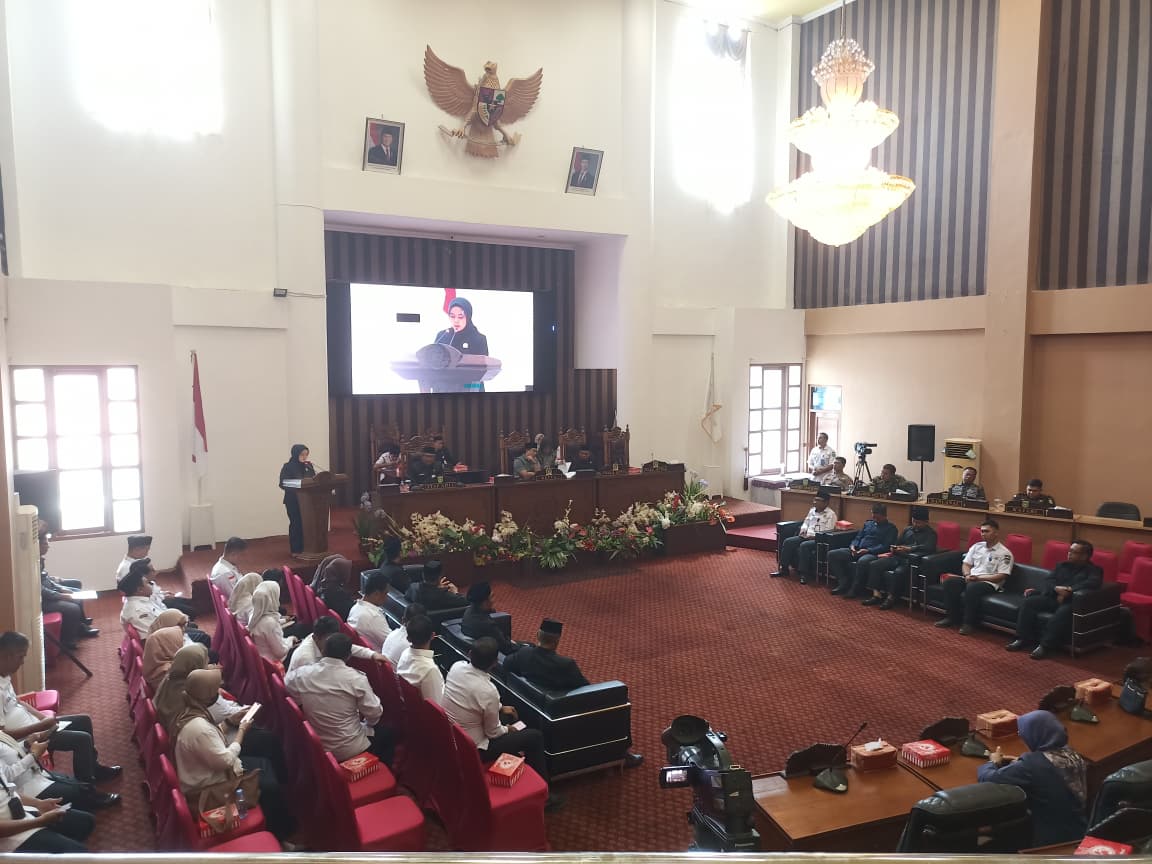 DPRD Tanbu Sampaikan Pemandangan Umum Fraksi Raperda Pencabutan Perda Nomor 6 Tahun 2020