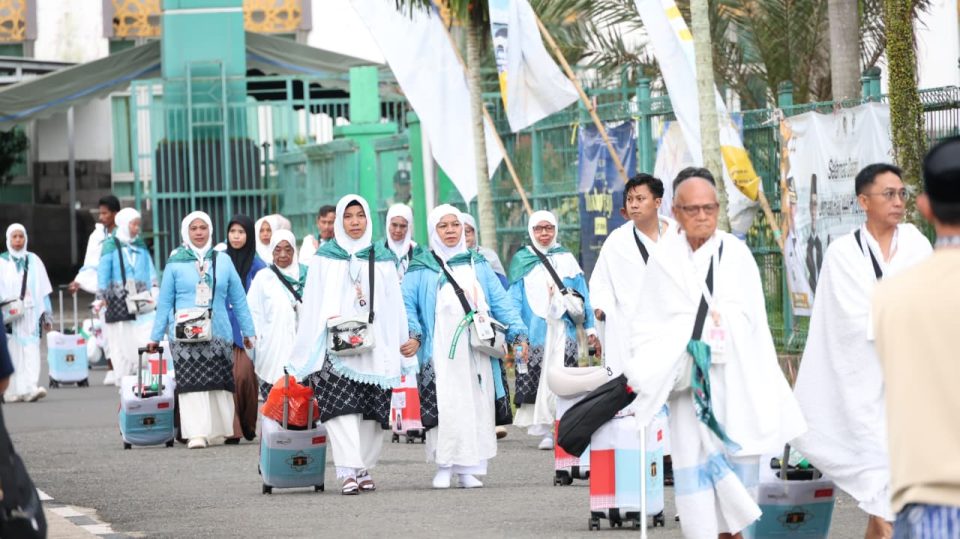 356 Jemaah Tanah Bumbu dan Kotabaru Dilepas Menuju Tanah Suci
