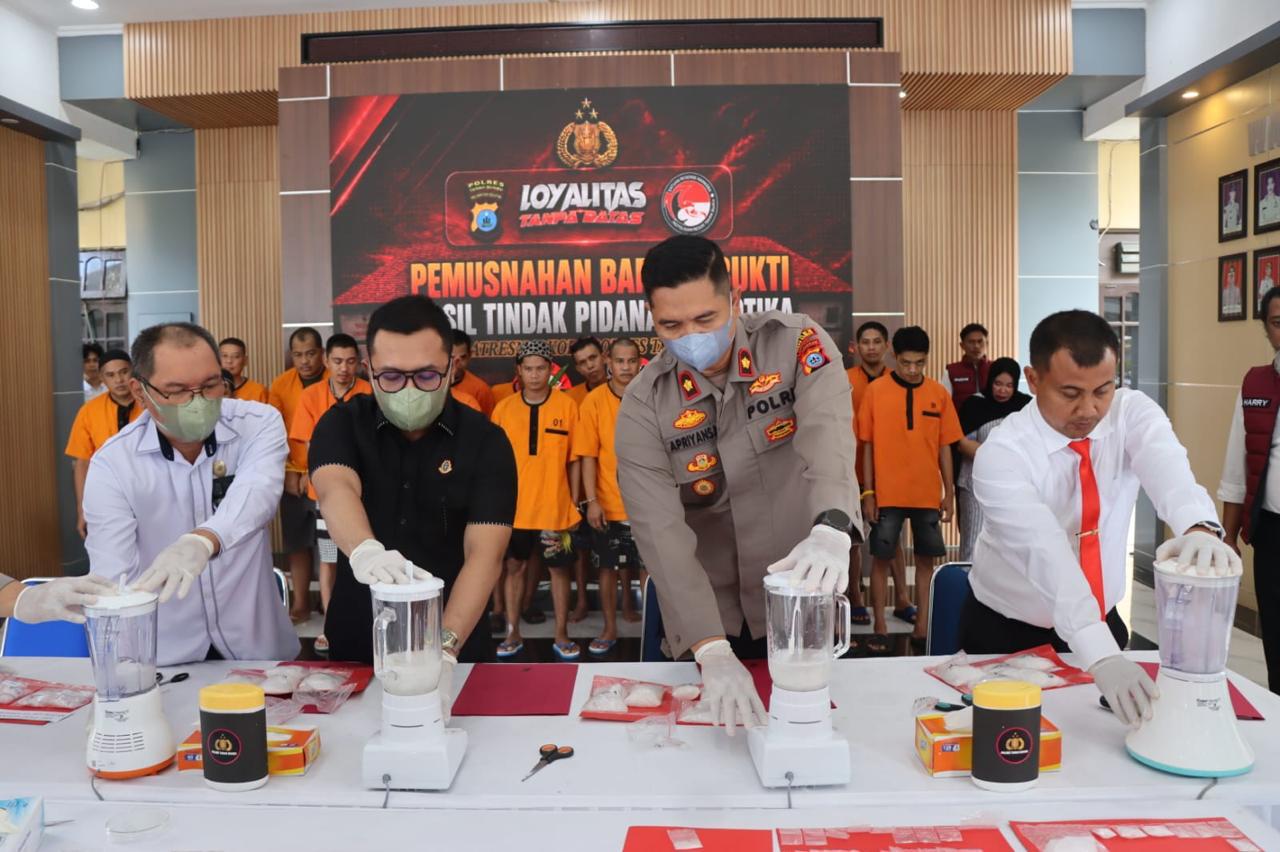 Polres Tanah Bumbu Musnahkan 2,1 Kilogram Sabu dan Puluhan Butir Ekstasi
