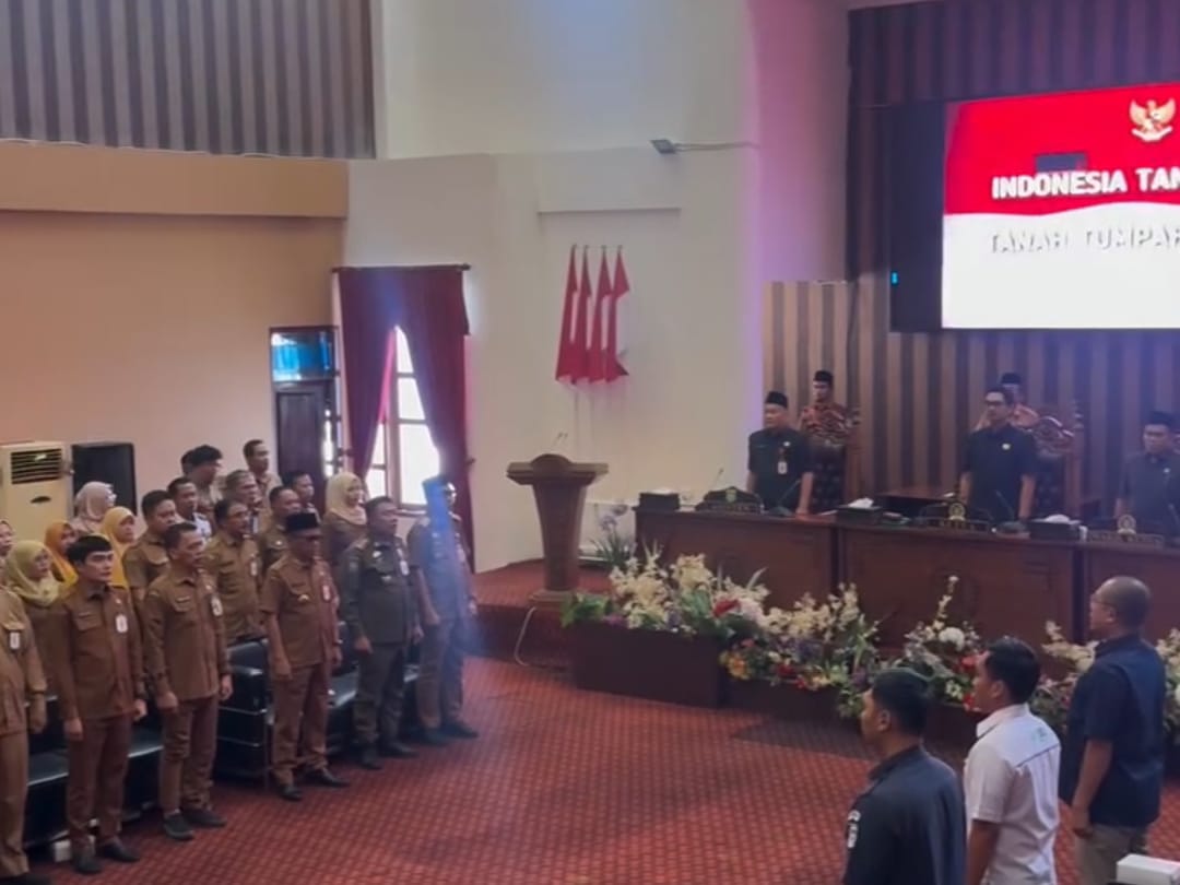 Eksekutif Sampaikan Jawaban Atas Pemandangan Umum Fraksi DPRD Tanbu Terkait Raperda Pajak dan Retribusi
