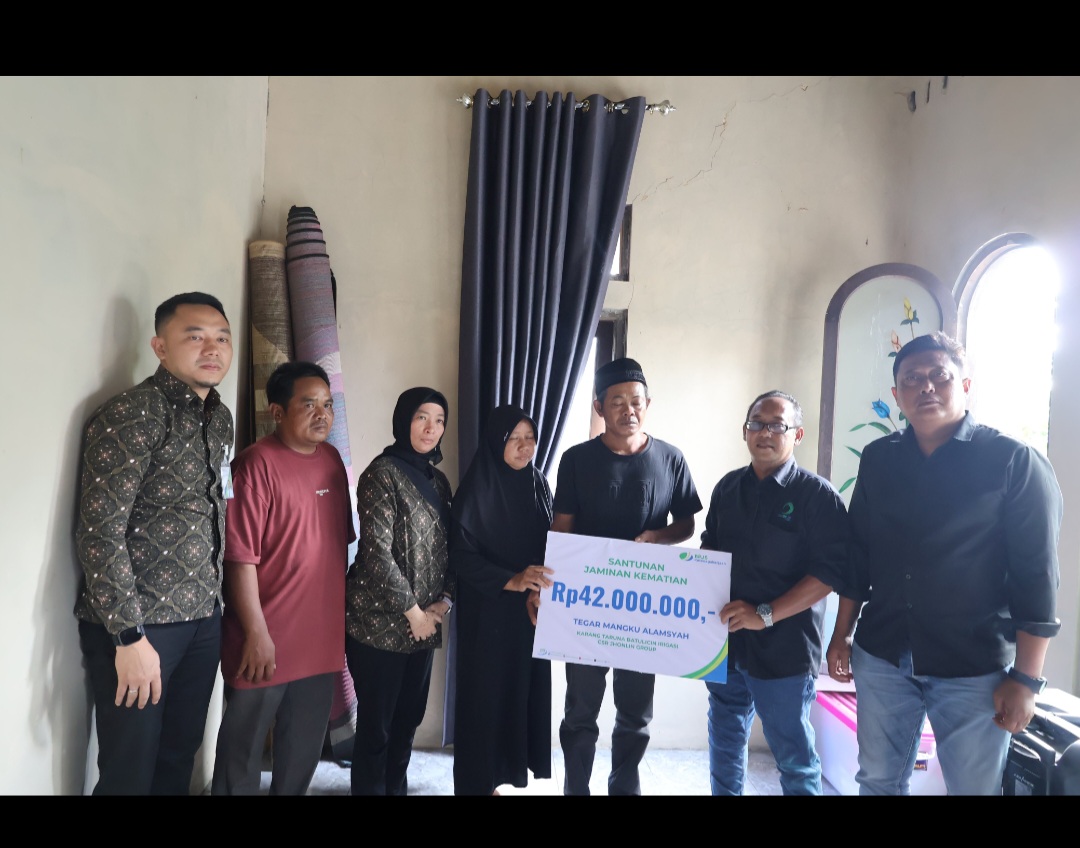 BPJS Ketenagakerjaan Batulicin Serahkan Santunan JKM Rp84 Juta kepada Dua Keluarga Pekerja