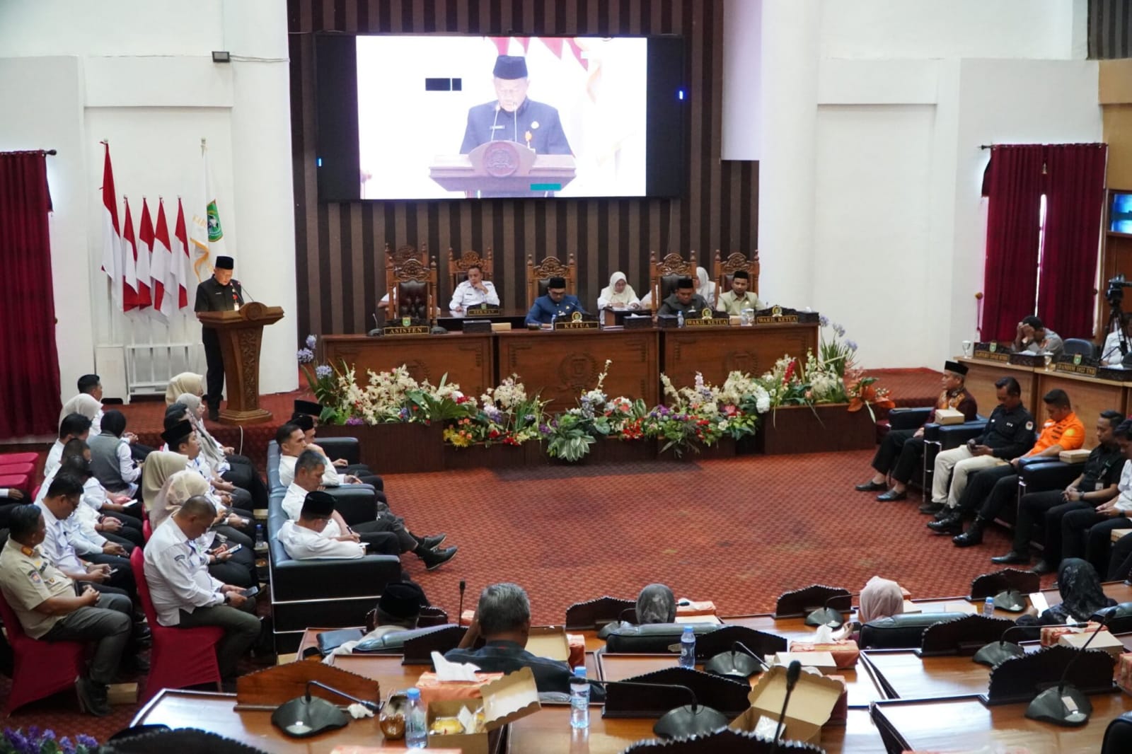 Bupati Tanbu Sampaikan Jawaban Atas Pemandangan Umum Fraksi DPRD