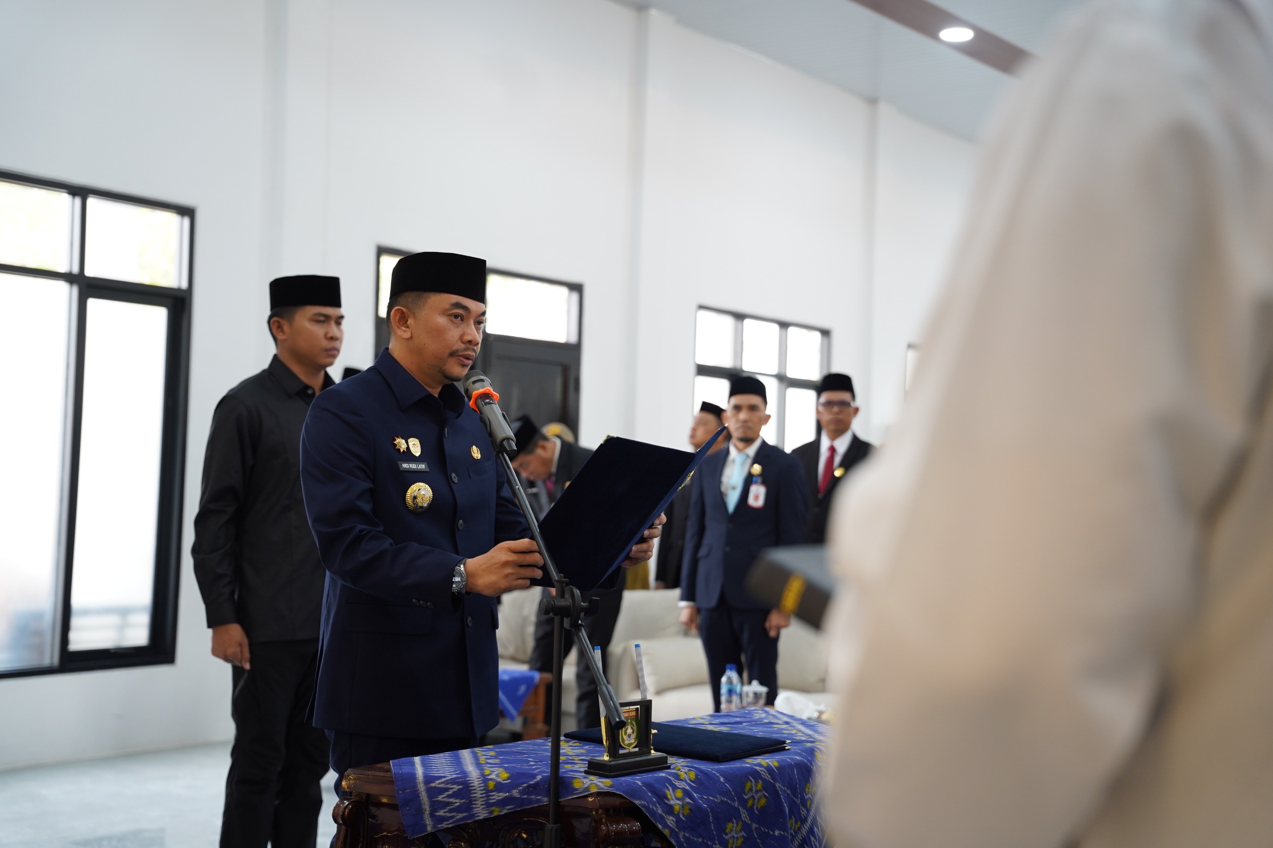 Lantik Pejabat Pemkab Tanah Bumbu, Bupati Andi Rudi Latif Tekankan Program Harus Berdampak Nyata bagi Masyarakat