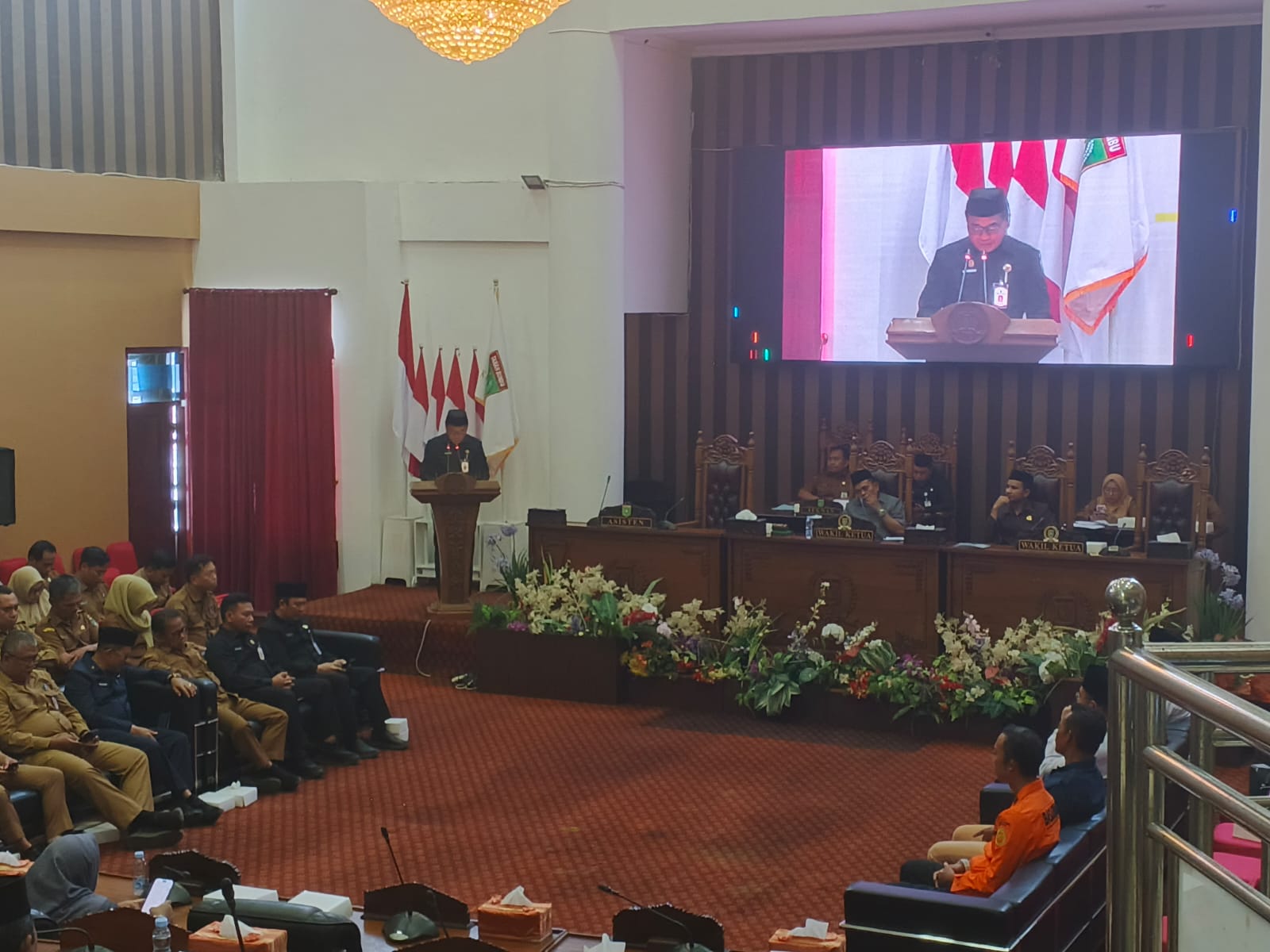 Eksekutif Sampaikan Jawaban atas Pemandangan Umum Fraksi terhadap RAPBD 2027